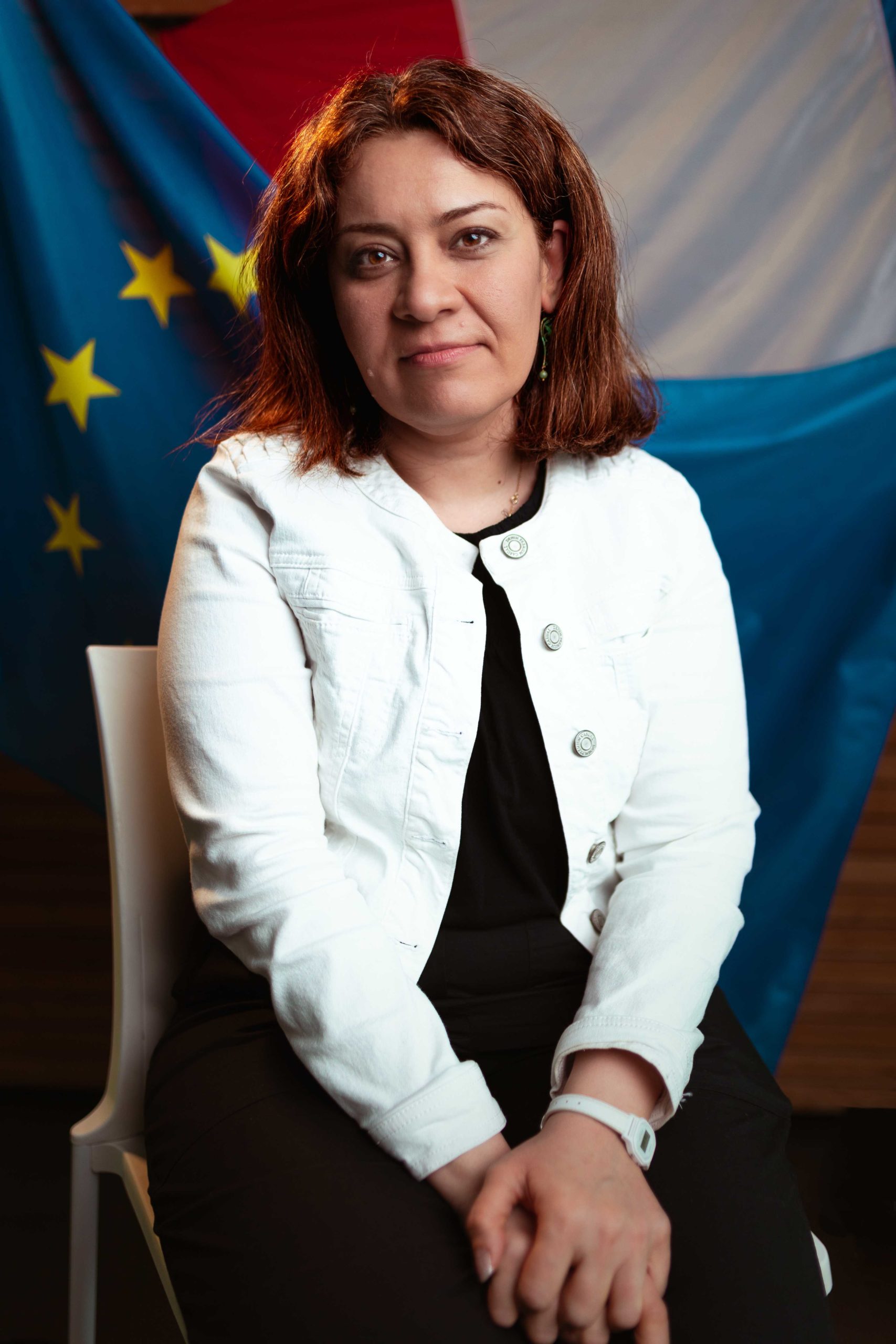 Baharak DAROUGARI   Professeure d'anglais et de latin