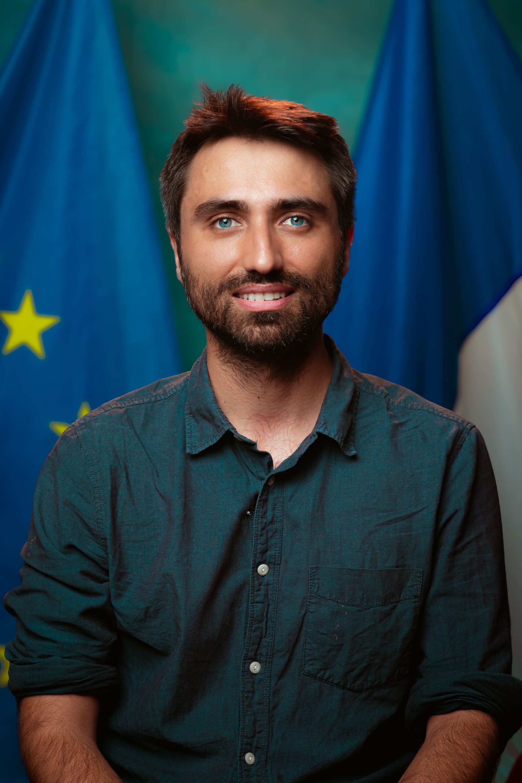 Touraj EGHTESAD   Professeur d'histoire et de géographie