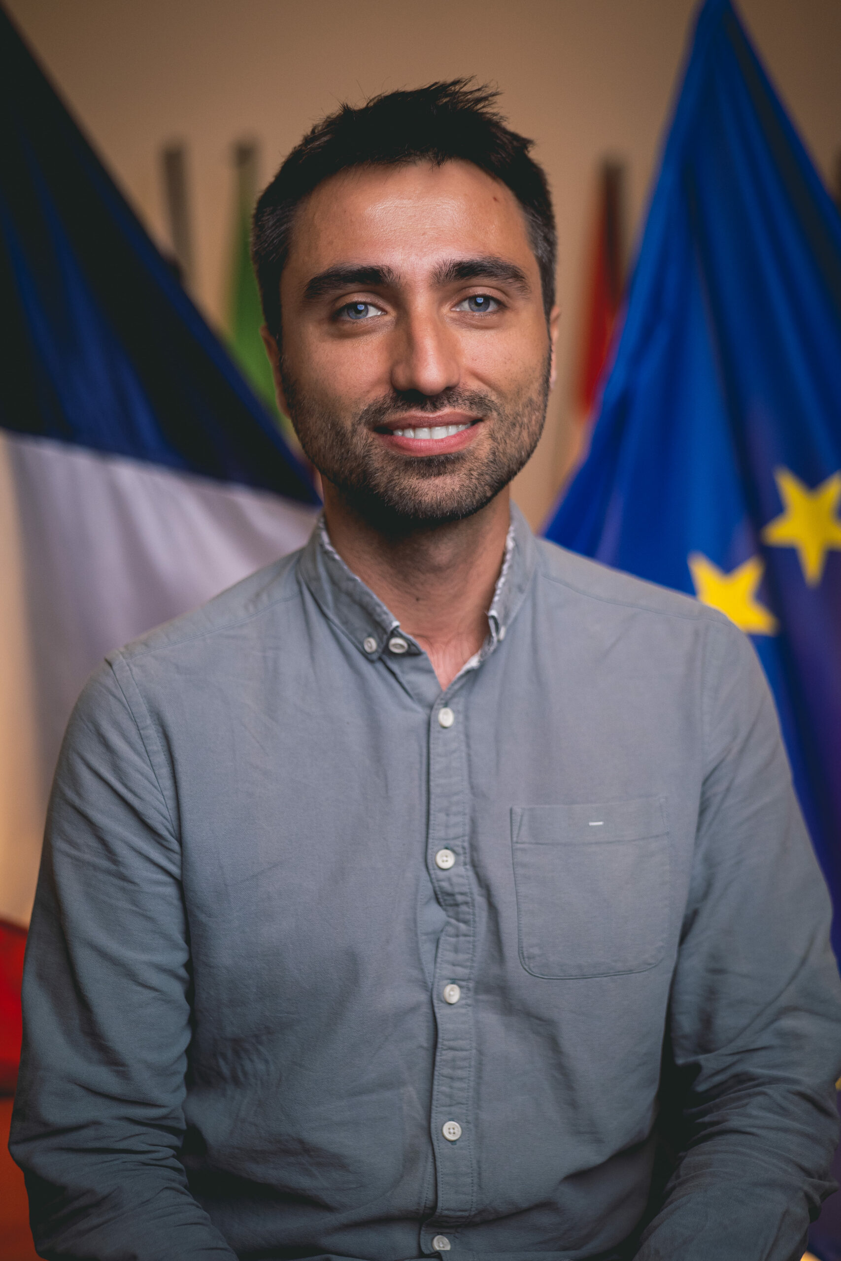 Touraj EGHTESAD   Professeur d'histoire et de géographie